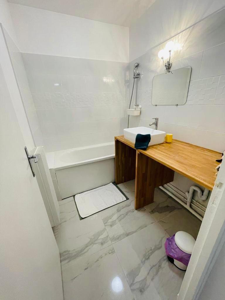Appartement Bastille - Voltaire - Saint Paul - Centre De Paris - 5 Pers Exteriör bild